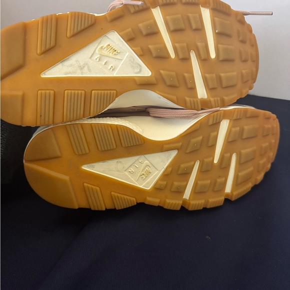 EUC Women’s Nike Sunset Tint Huarache  2017 Size 7.5 - Picture 11 of 13